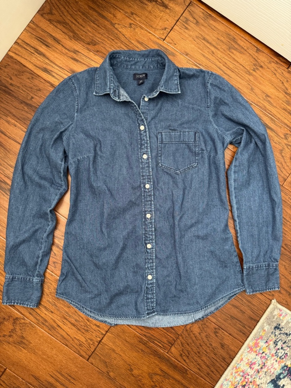 J.Crew Denim Button Down Shirt Women’s XS Chambray 100% Cotton Classic